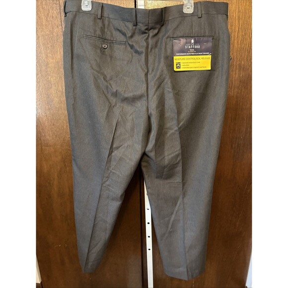 New Stafford Travel Classic Fit Men’s 44x30 Pants Super Crease Charcoal Gray - Picture 9 of 9